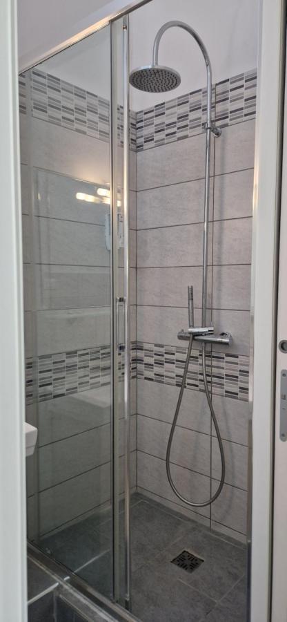 Diaz Rooms Лече Екстериор снимка