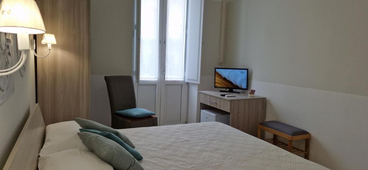 Diaz Rooms Лече Екстериор снимка
