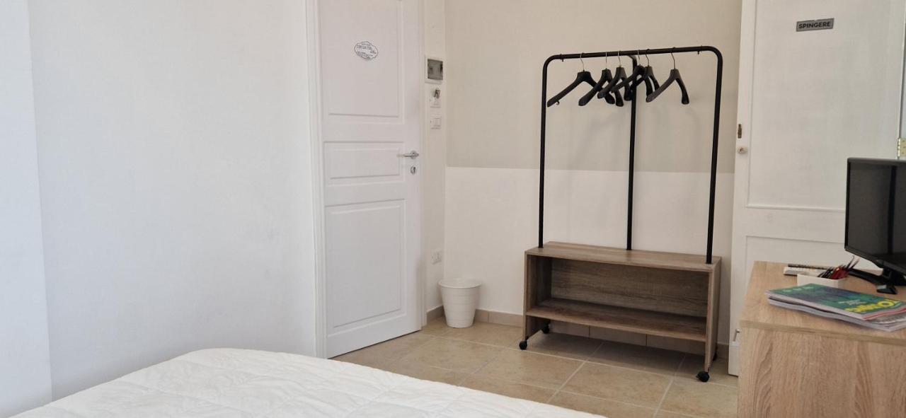 Diaz Rooms Лече Екстериор снимка