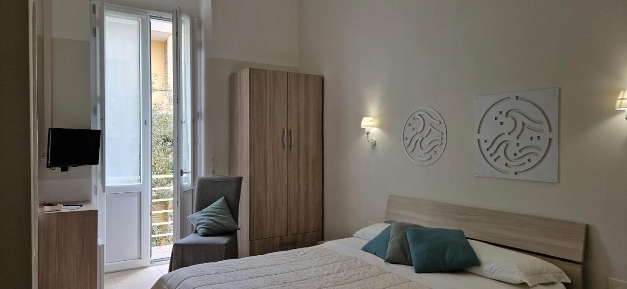 Diaz Rooms Лече Екстериор снимка