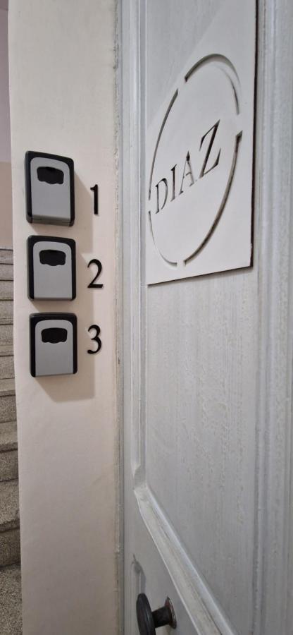 Diaz Rooms Лече Екстериор снимка